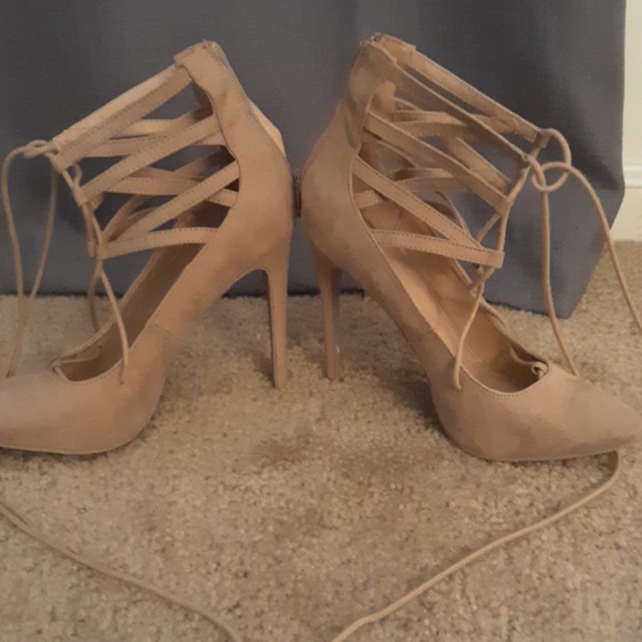 Heels - Picture 2 of 4